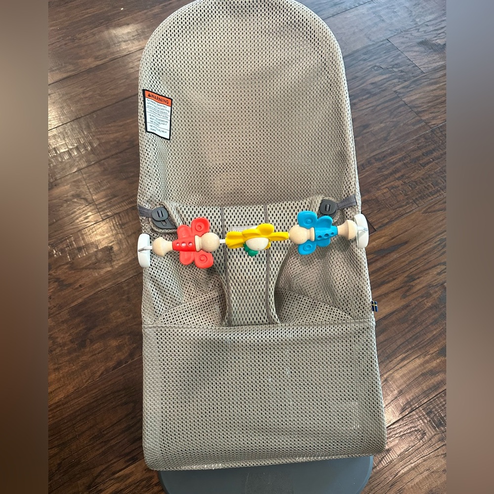 Baby Bjorn bouncer + toy bar